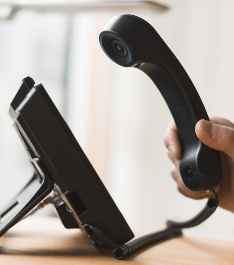 téléphonie d'entreprise Service de télécommunication - Automate d'appels -Plug & Tel